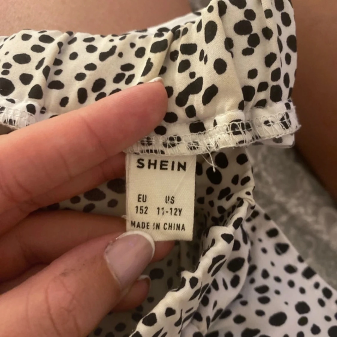 Prickig volangkjol från Shein - 1