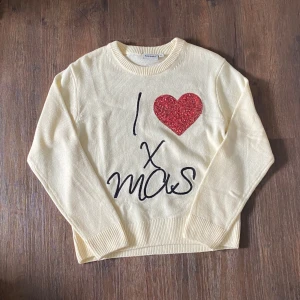 Tröja - Jultröja från Kappahl i storlek XS, kan vara använd en gång men har för mig den är oanvänd 