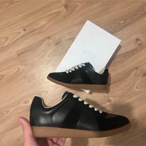 Maison margiela gats  - Storlek 42 allt medföljer 