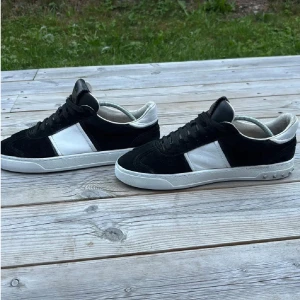 Valentino flycrew  - Säljer ett par snygga valentino flycrew skor.                            Kan diskutera om priset✅byter✅
