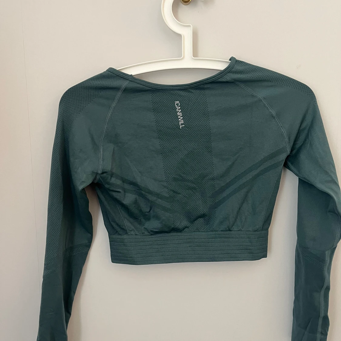 Mörkgrön croppad träningströja ICANIWILL - 4