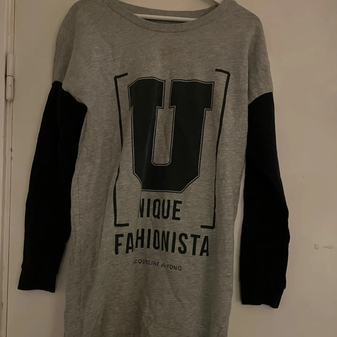 Grå långärmad tröja Jacqueline de Yong