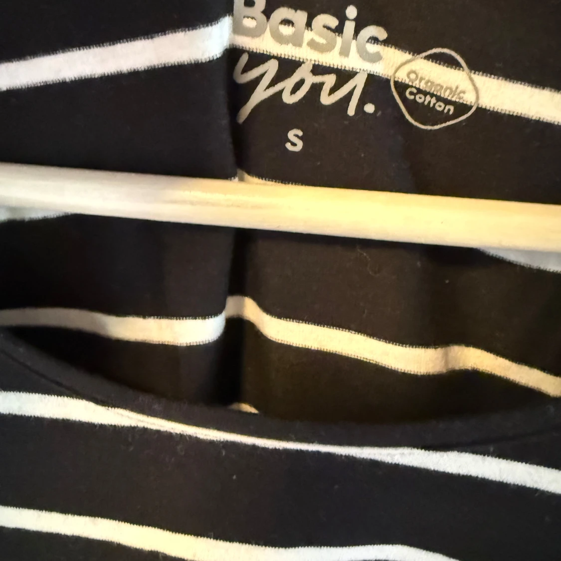 Svartvit randig långärmad tröja Basic You - 1