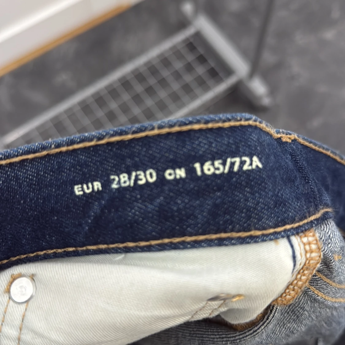 Mörkblå raka jeans från ARKET - 2