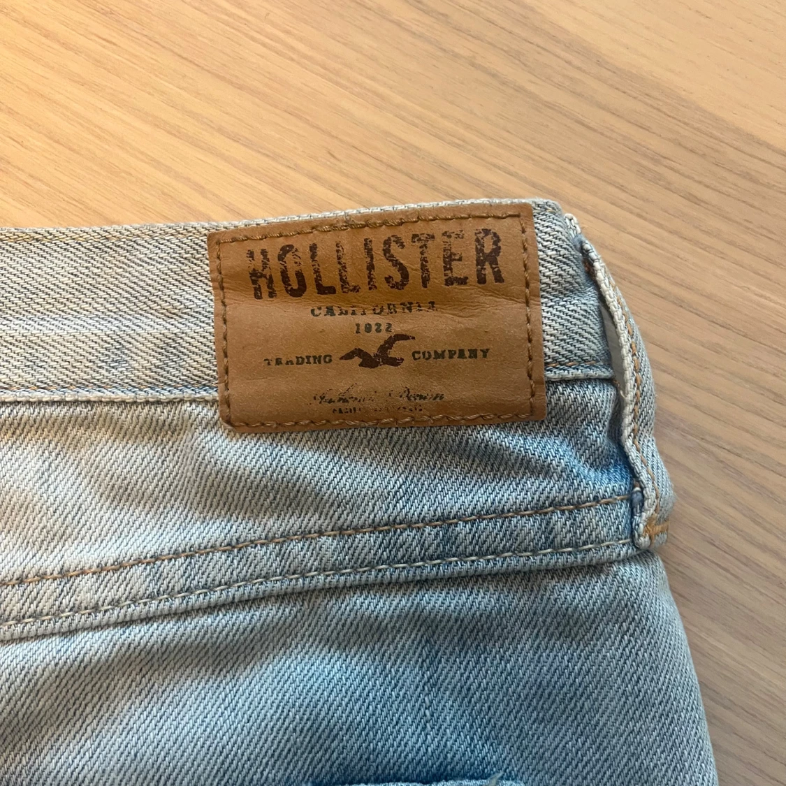 Ljusblå slitna jeansshorts Hollister - 2