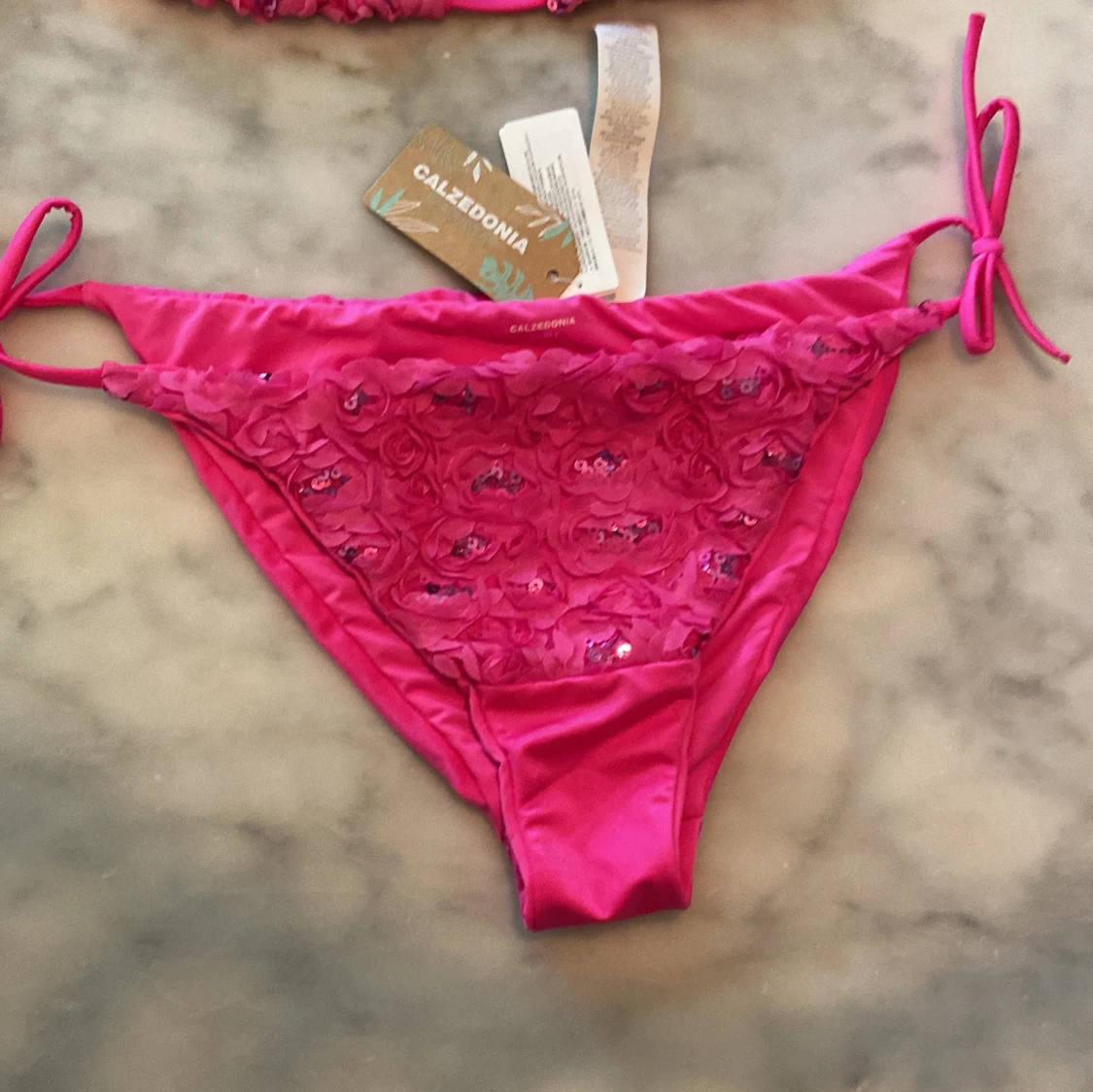 Fin calzedonia bikini med blomdetaljer - 2
