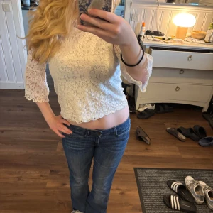 Spets topp - Jättefin spets topp som är trekvarsärmad💕