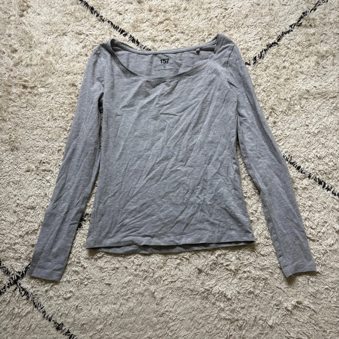 Grå långärmad topp från Lager 157