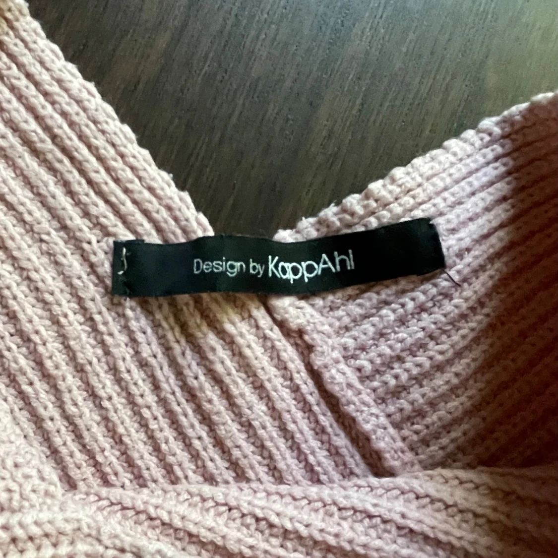 Ljusrosa stickad poncho från KappAhl - 2