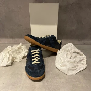 Maison margeilas - Säljer nu dessa maison margeilas skick 10/10. Bara att skriva vid frågor eller funderingar.