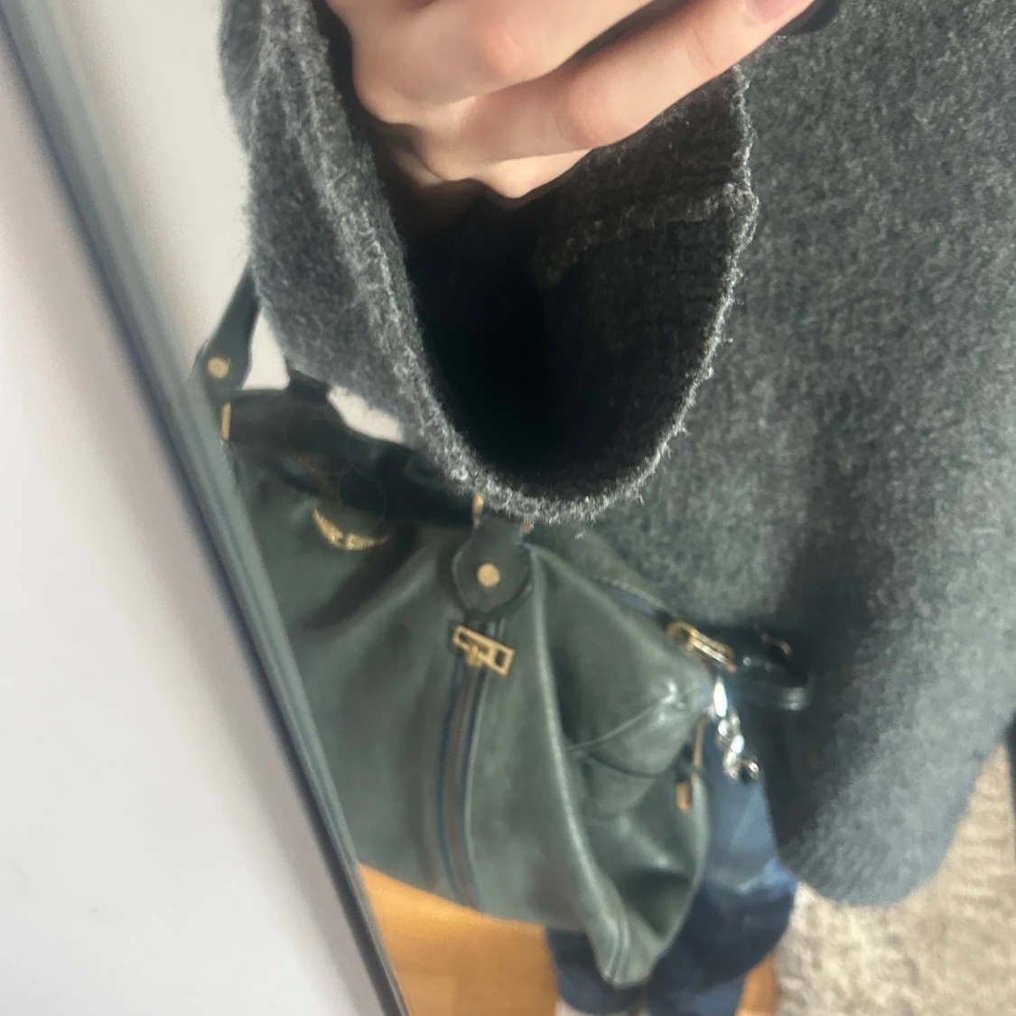 Grön axelväska med dragkedja