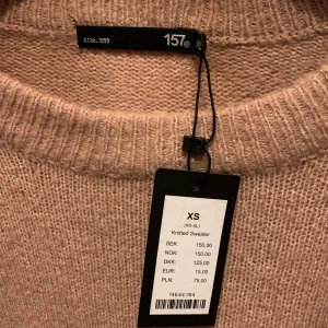 Helt oandvändt tröja  - Säljer den här helt oanvänd från lager 157. Köpte fel storlek. Storlek xs men den är stor i storleken så passar small och medium oxå.