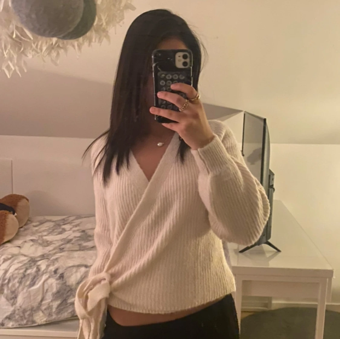 Vit omlottstickad tröja (INTE FRI FRAKT) - 1