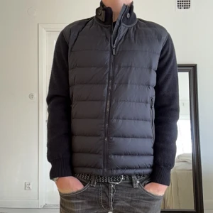 Massimo Dutti cardigan  - Säljer den här snygga Massimo Dutti cardiganen, i storlek S, för 599kr | Skick: 9/10, i mycket fint skick | Otroligt skön | Kan mötas upp | Skriv om minsta funderingar | 