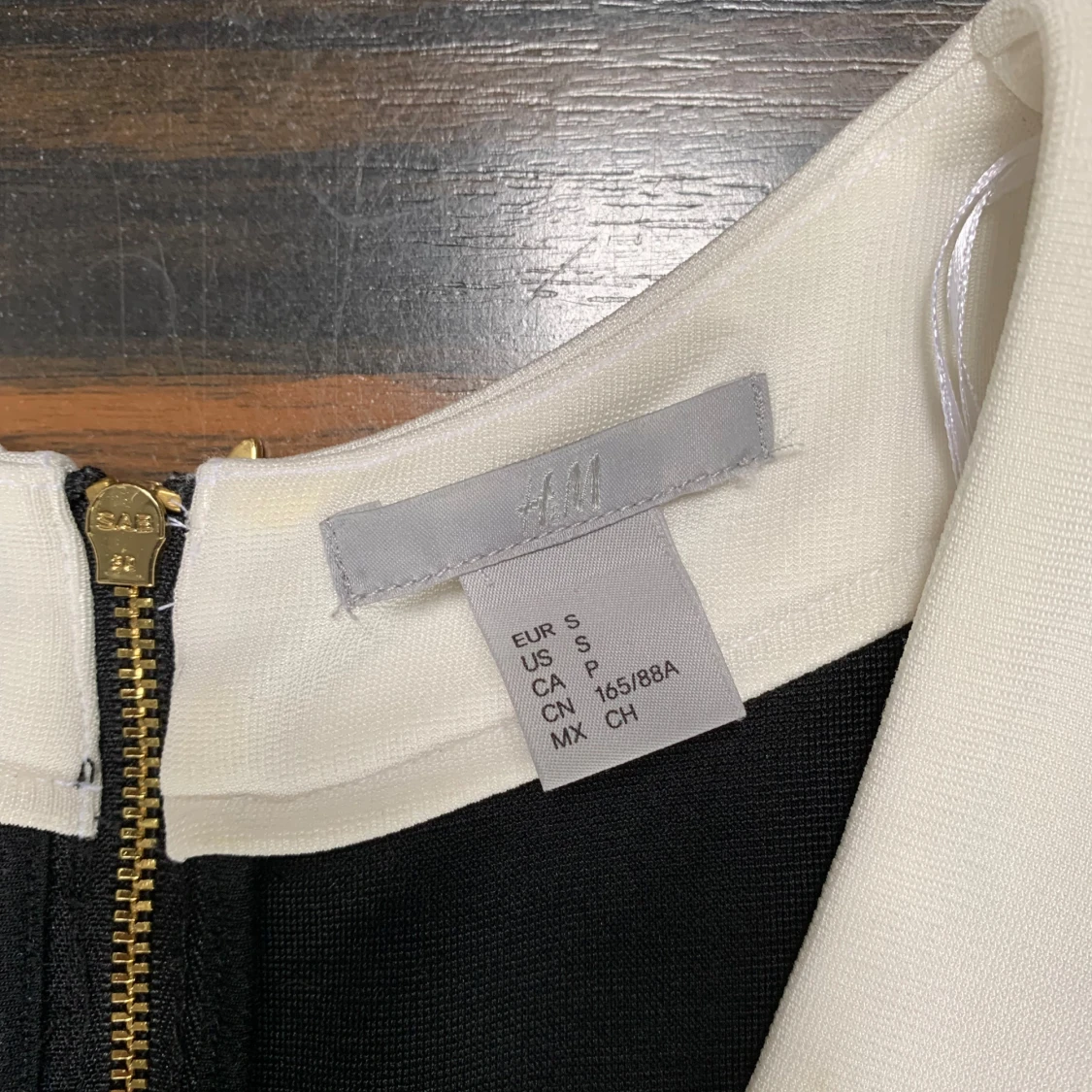 Svart och vit klänning från H&M - 2