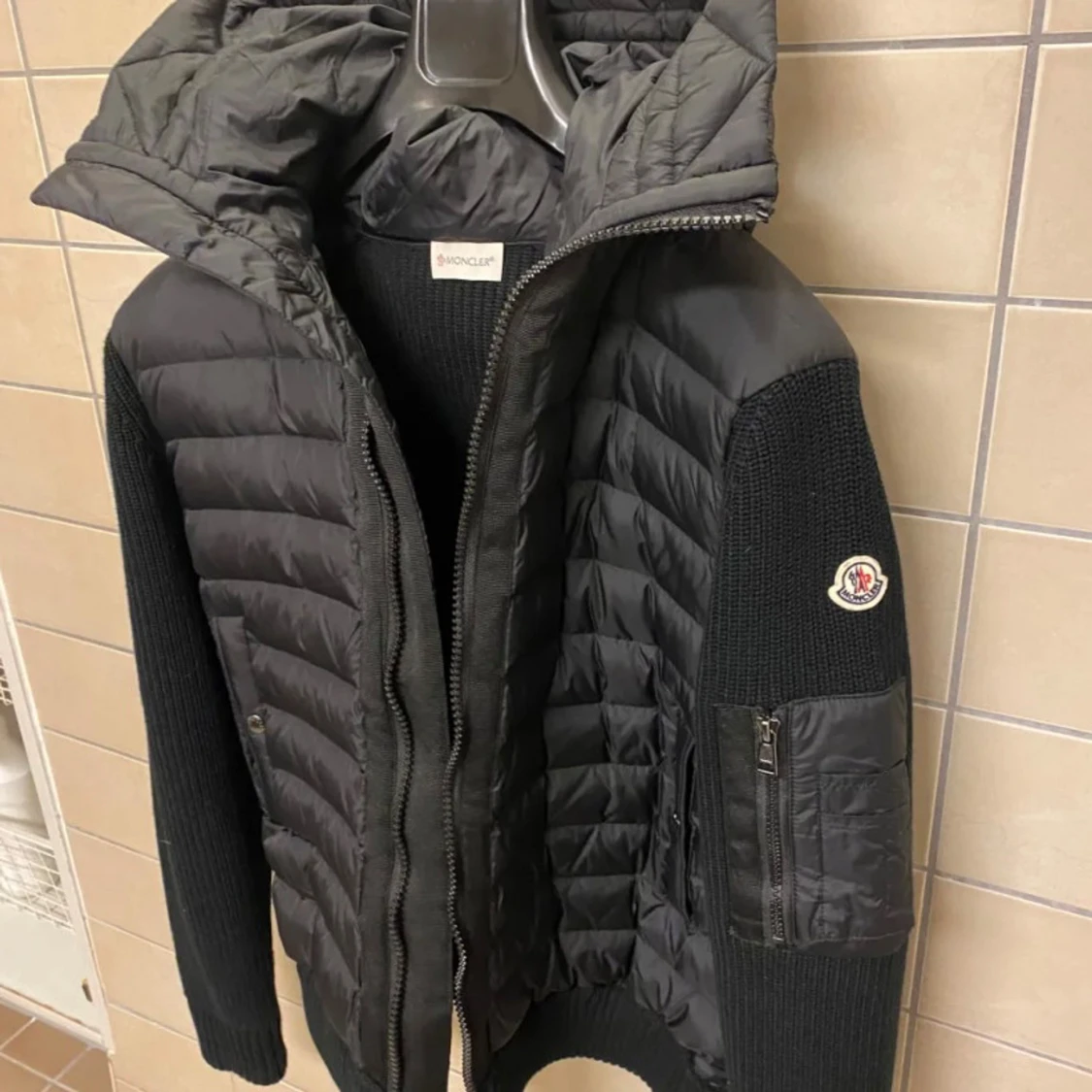 Svart cardigan från Moncler