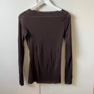 Intimissimi ultralight topp i Modalkashmir  - Är i använt skick och har vissa defekter, men inga hål.