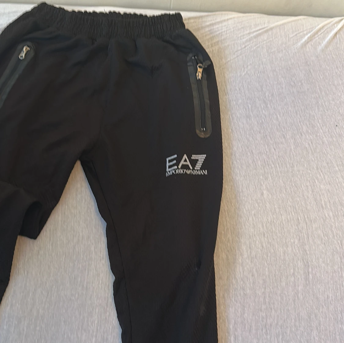 Svarta träningsbyxor från Emporio Armani - 1