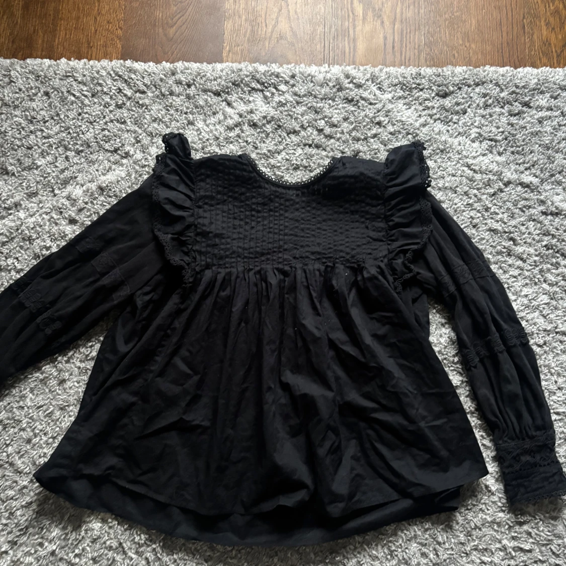 Jätte gullig svart blus