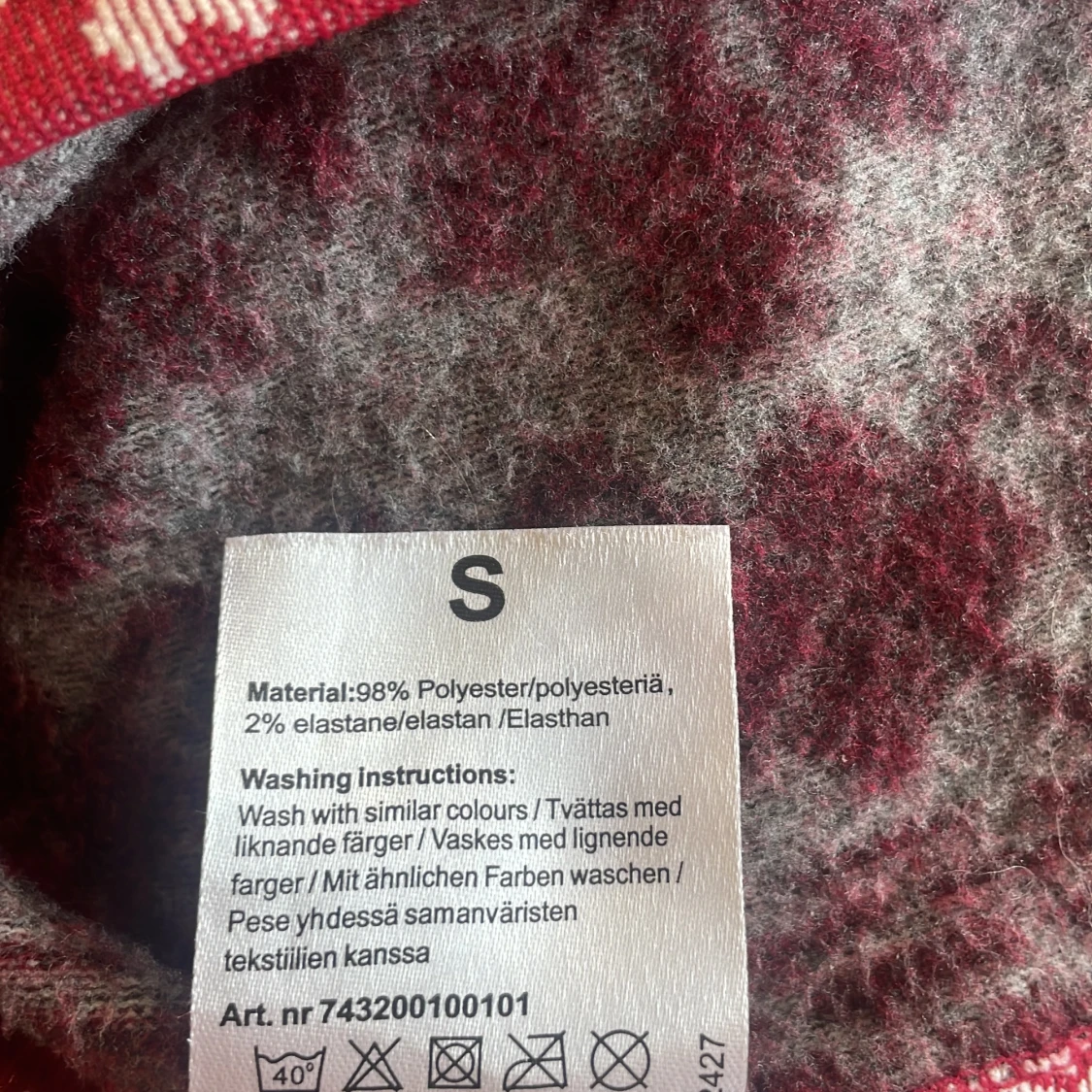 Röd och vit jultröja med snöflingor - 3