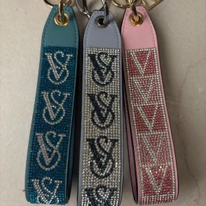 3 st snygga nyckelringar från Victoria’s Secret - Jättefina nyckelringar från Victorias Secret. Helt nya. 
