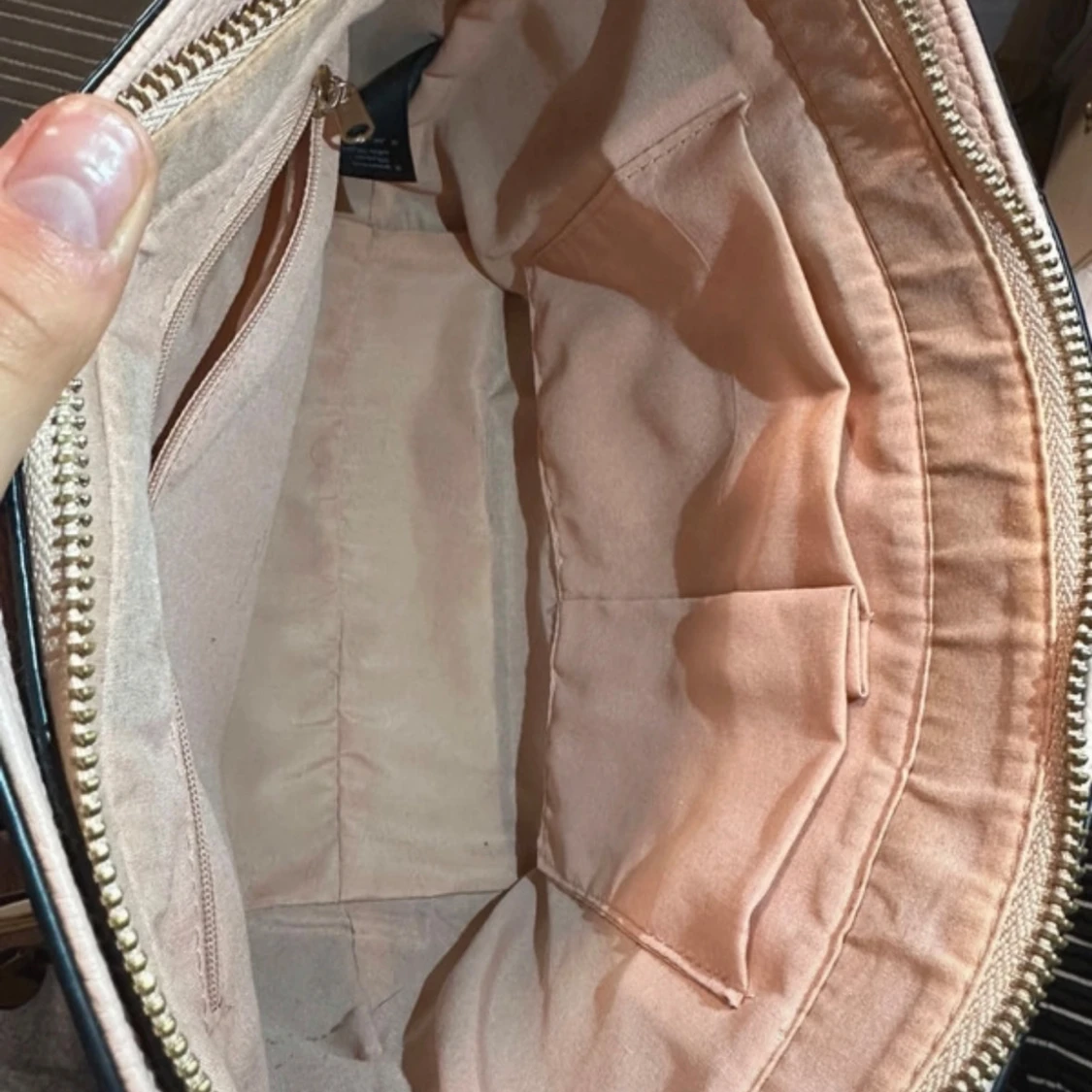 Rosa axelväska med dragkedja - 2