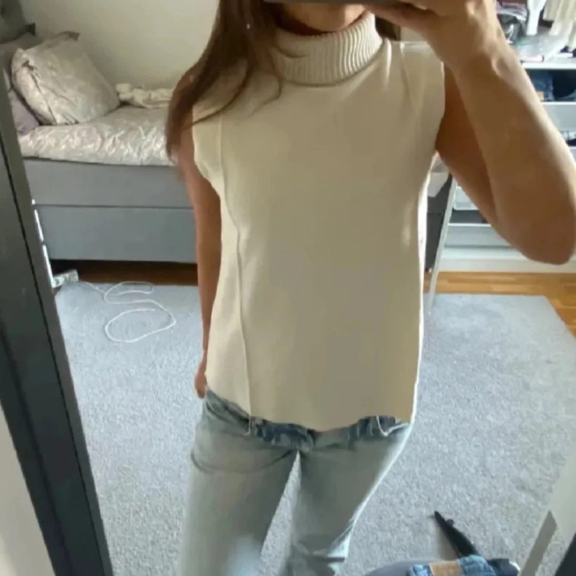 Beige ärmlös polotröja från Zara - 1