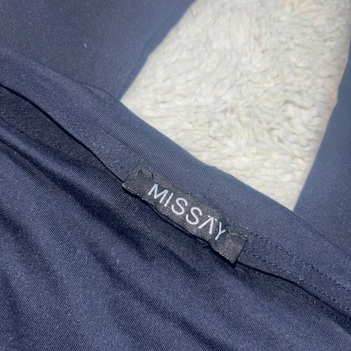 Mörkblå yoga pants från Missay - 2