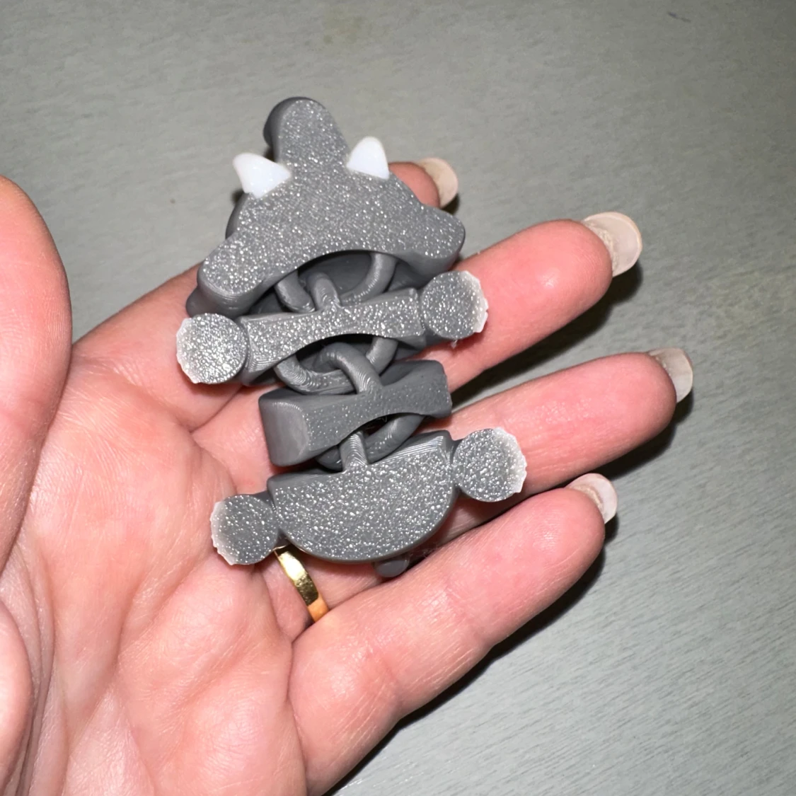 Grå 3D-printad elefantfigur - 3