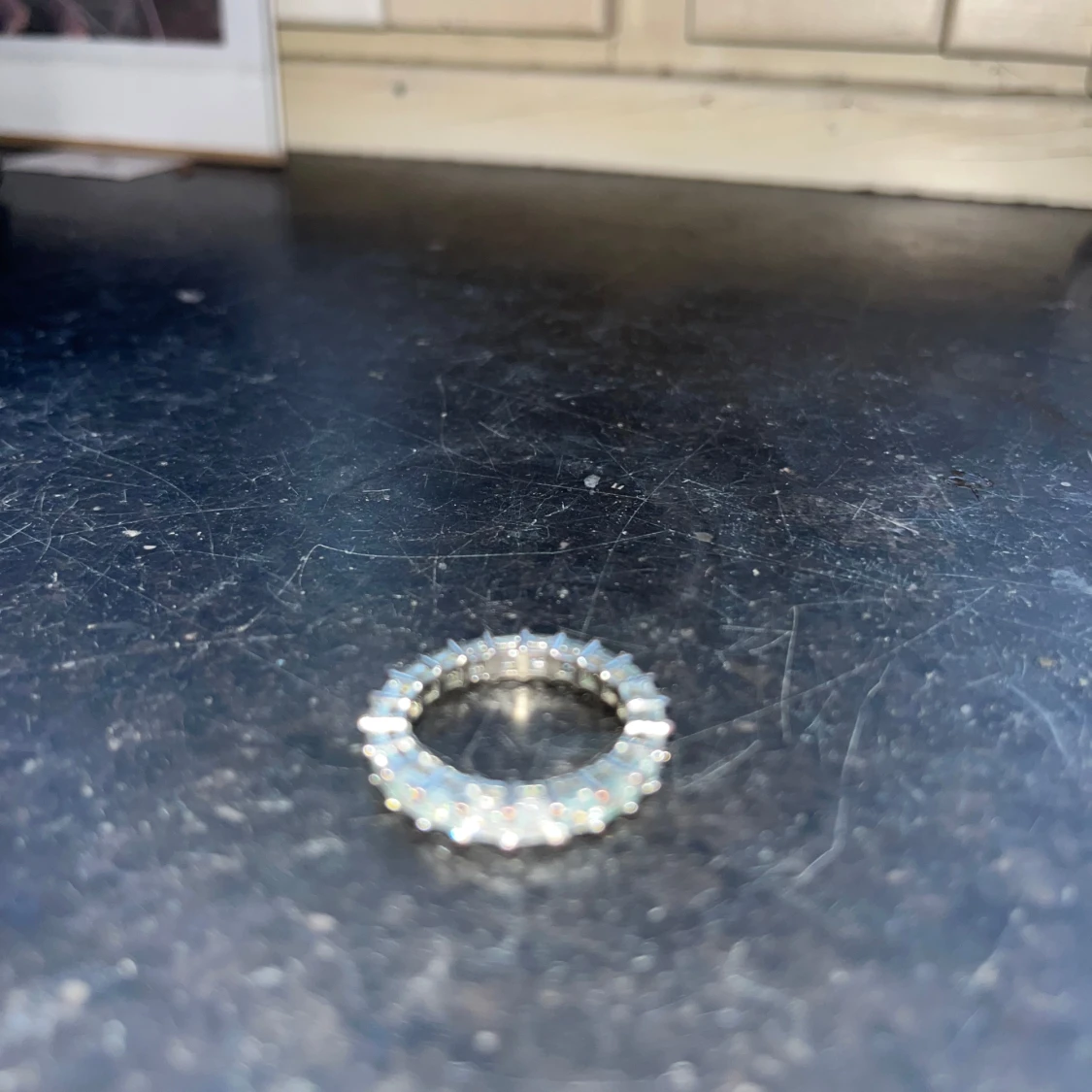 Glittrig ring i silver - 1