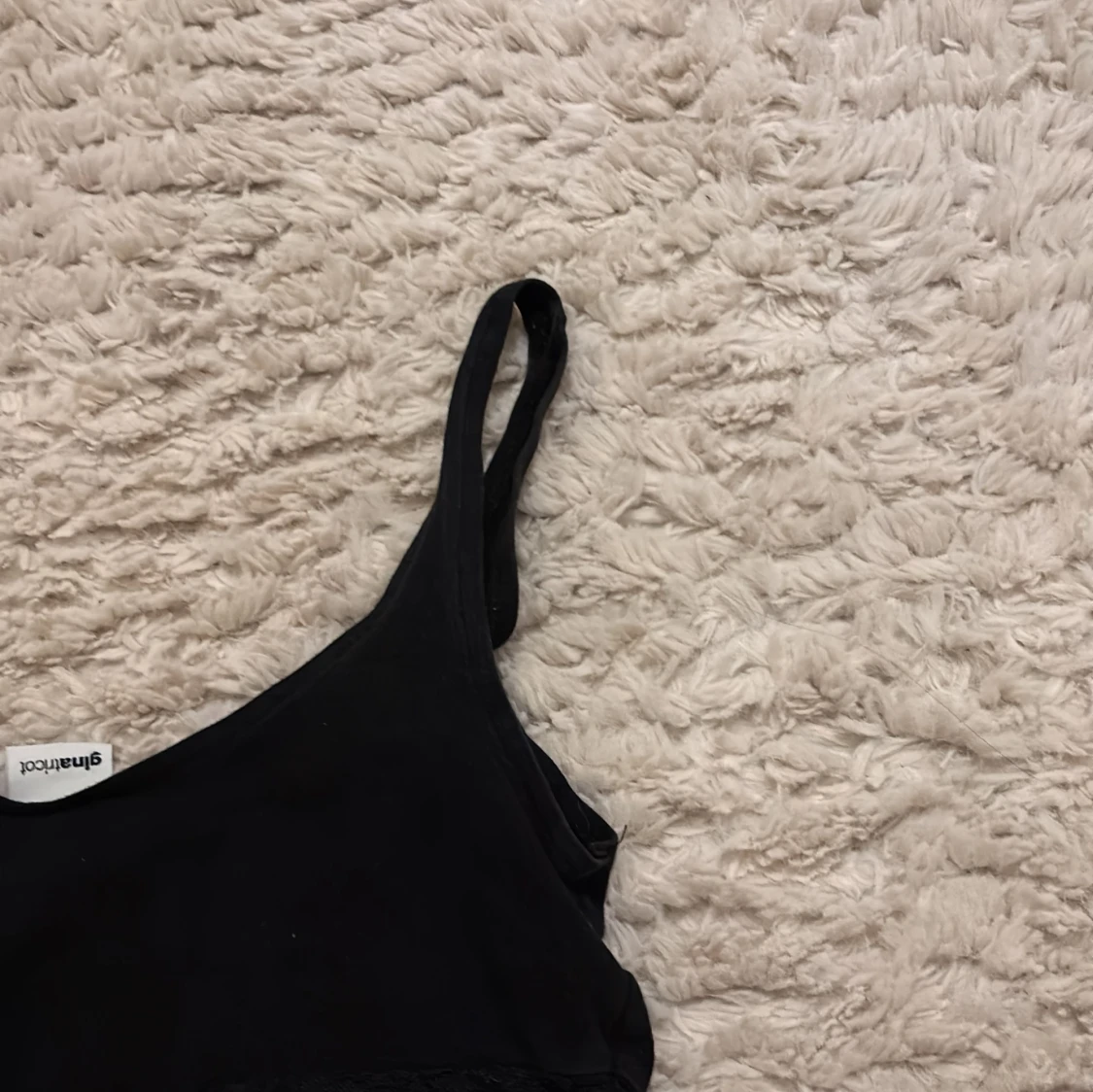 Svart linnetopp från Gina Tricot - 4