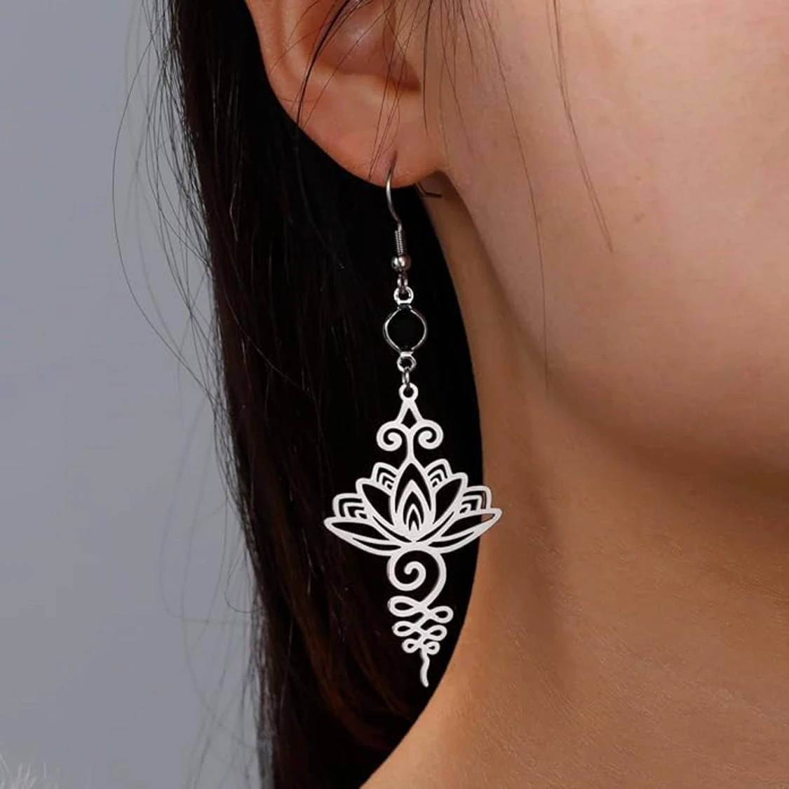 Rubrik:Silver Lotus Earrings – Boho Chic & Lightweight