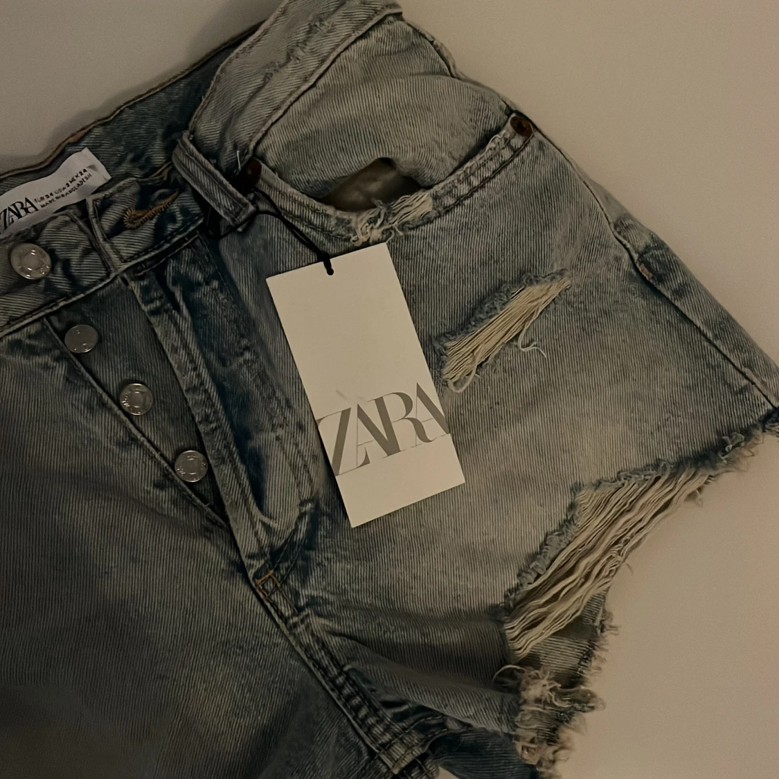 Blå jeansshorts från Zara