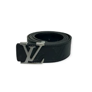 Lv bälte - Helt ny lv bälte. Oanvänd. Fraktar inom 24 timmar. Bästa kvaliten ute på marknaden. Pris kan diskuteras vid snabb köp. Storlek 110cm.