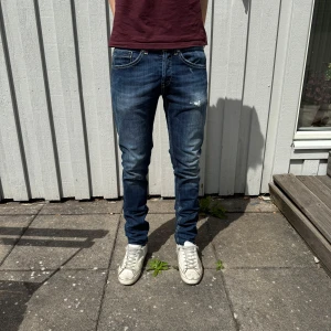 Dondup George jeans  - Dondup George jeans - Modell: George  - Storlek: W31 - skick: 9/10 - Nypris runt 3000kr