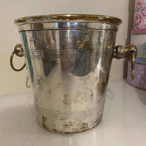 Ishink  - En ishink vintage från år 1990-talet -nysilver 