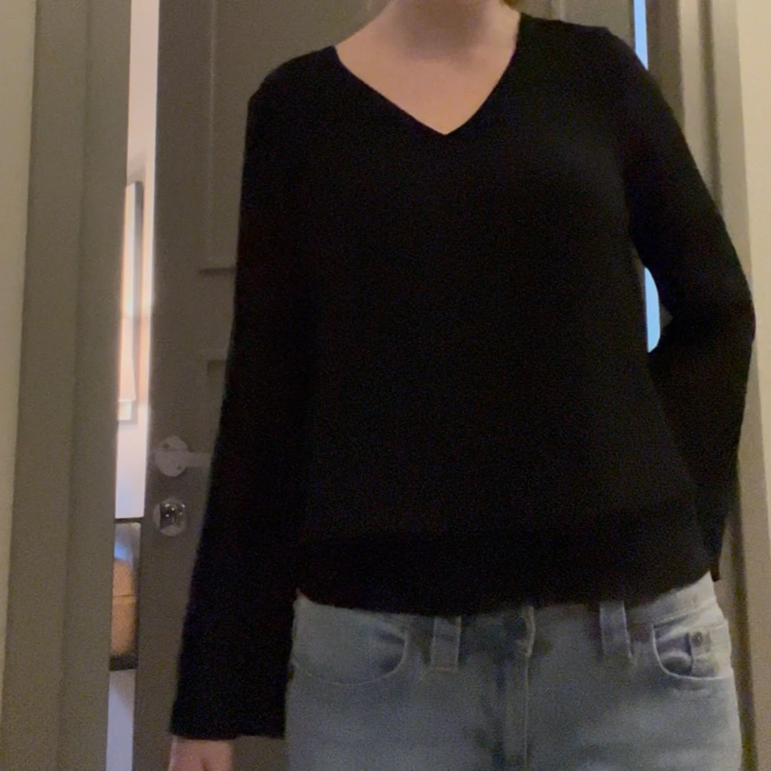 Svart blus med v-ringning - 2