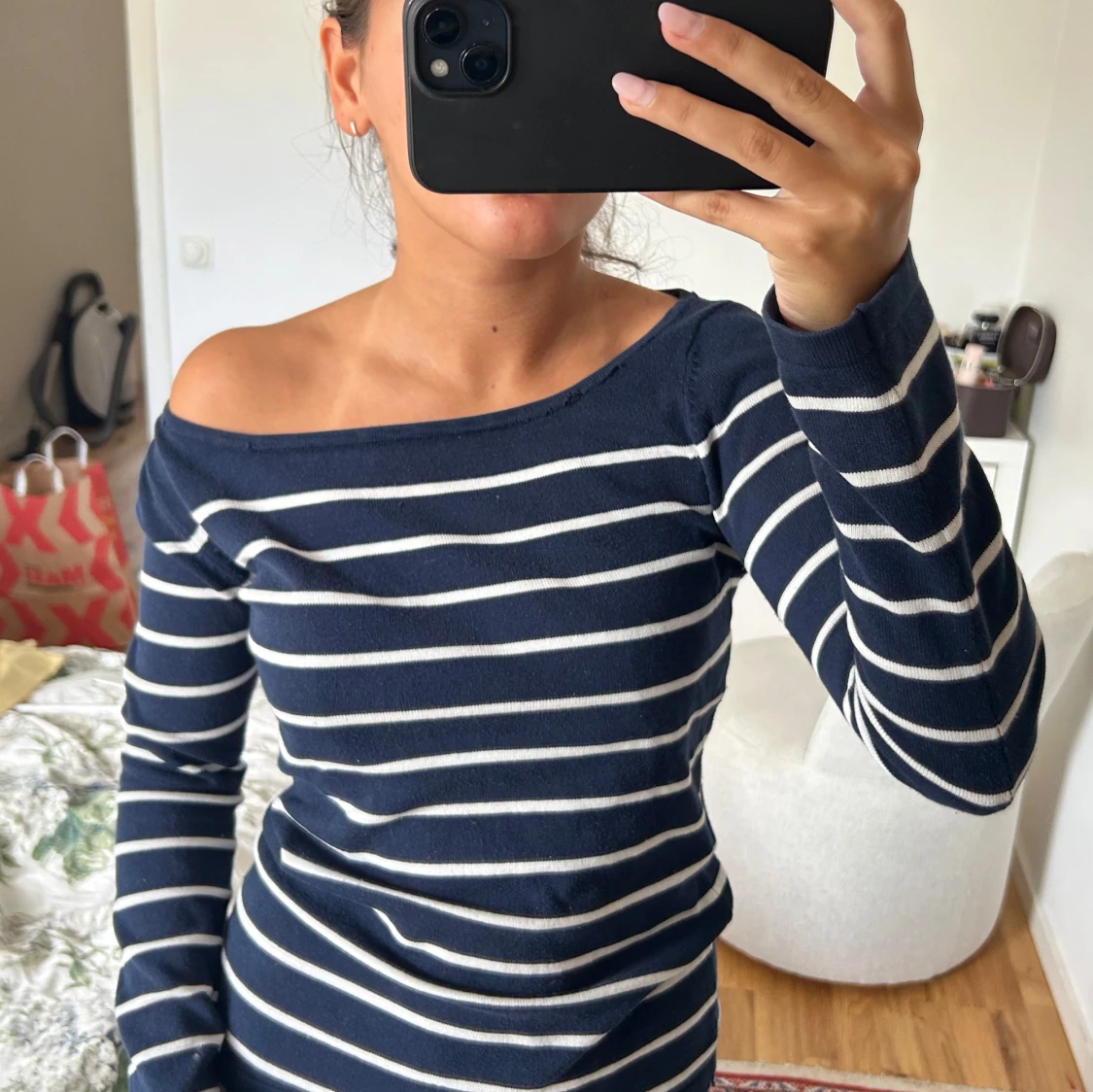 Randig offshoulder tröja