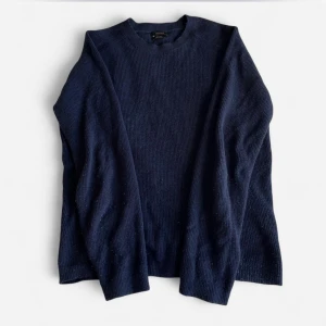 Mörkblå stickad tröja - Massimo Dutti stickad tröja, navy.