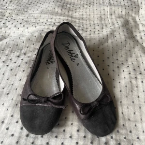 Vintage ballerina skor  - Jätte sköna ballerina skor i storlek 37, super gulliga till hösten och i ett bra skick❤️ 