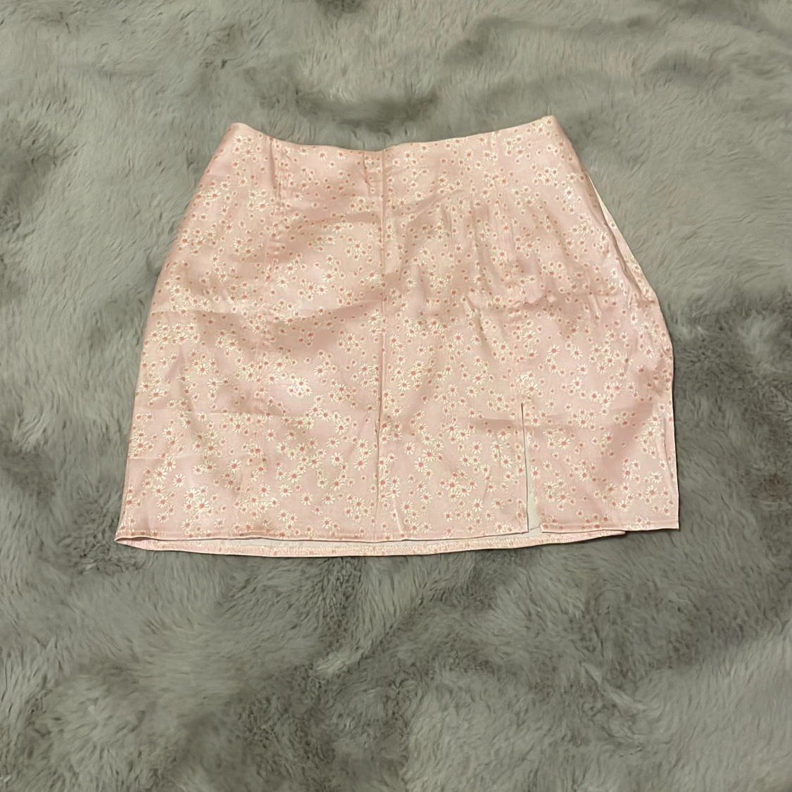 Rosa blommig kjol från Zara