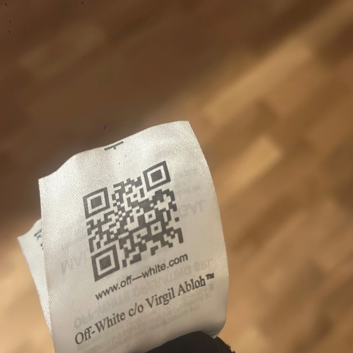 Svart och grå rutig Off-White t-shirt - 2