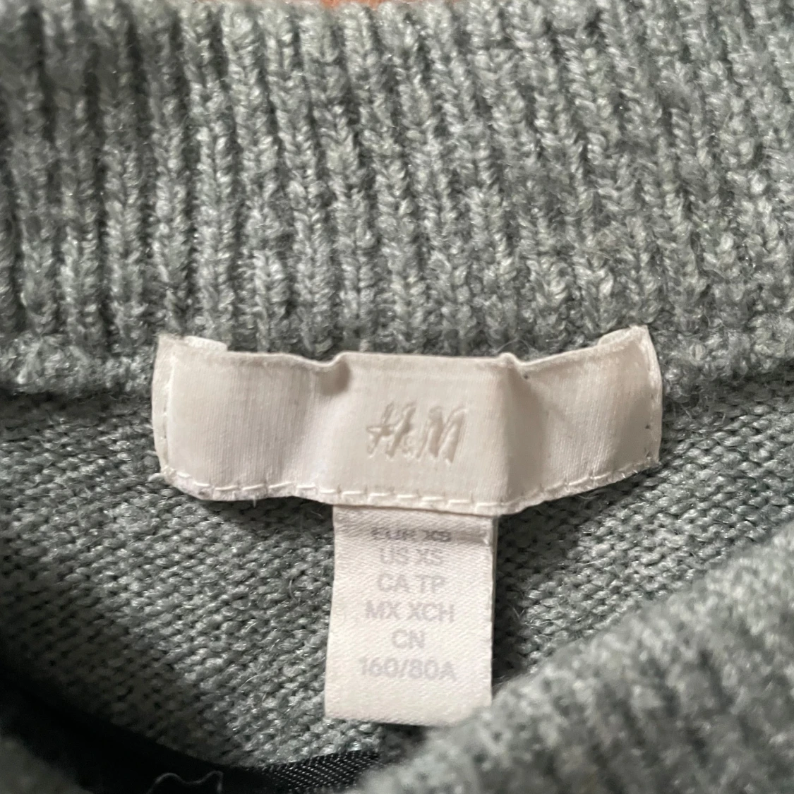 Grön stickad tröja med pärlor H&M - 2