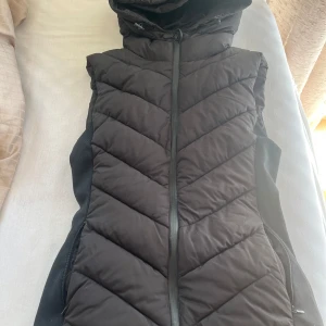 Väst - säljer för den nt kommer t användning🥰