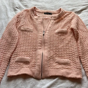 stickad kofta - Super söt ljusrosa stickad kofta💞