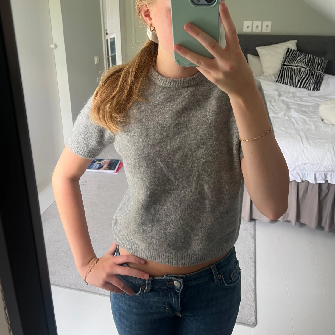 Grå stickad kortärmad tröja från Zara