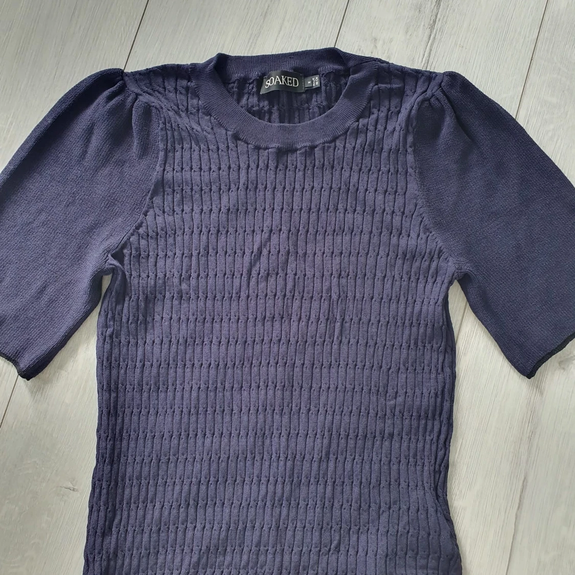 Mörkblå stickad tröja Soaked in Luxury