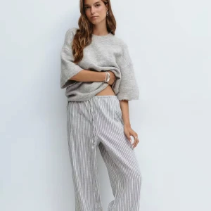 Gina tre kvarts tröja grå - Jg brukar ha st s i kläder och denna passar mig , aldrig andvänd 