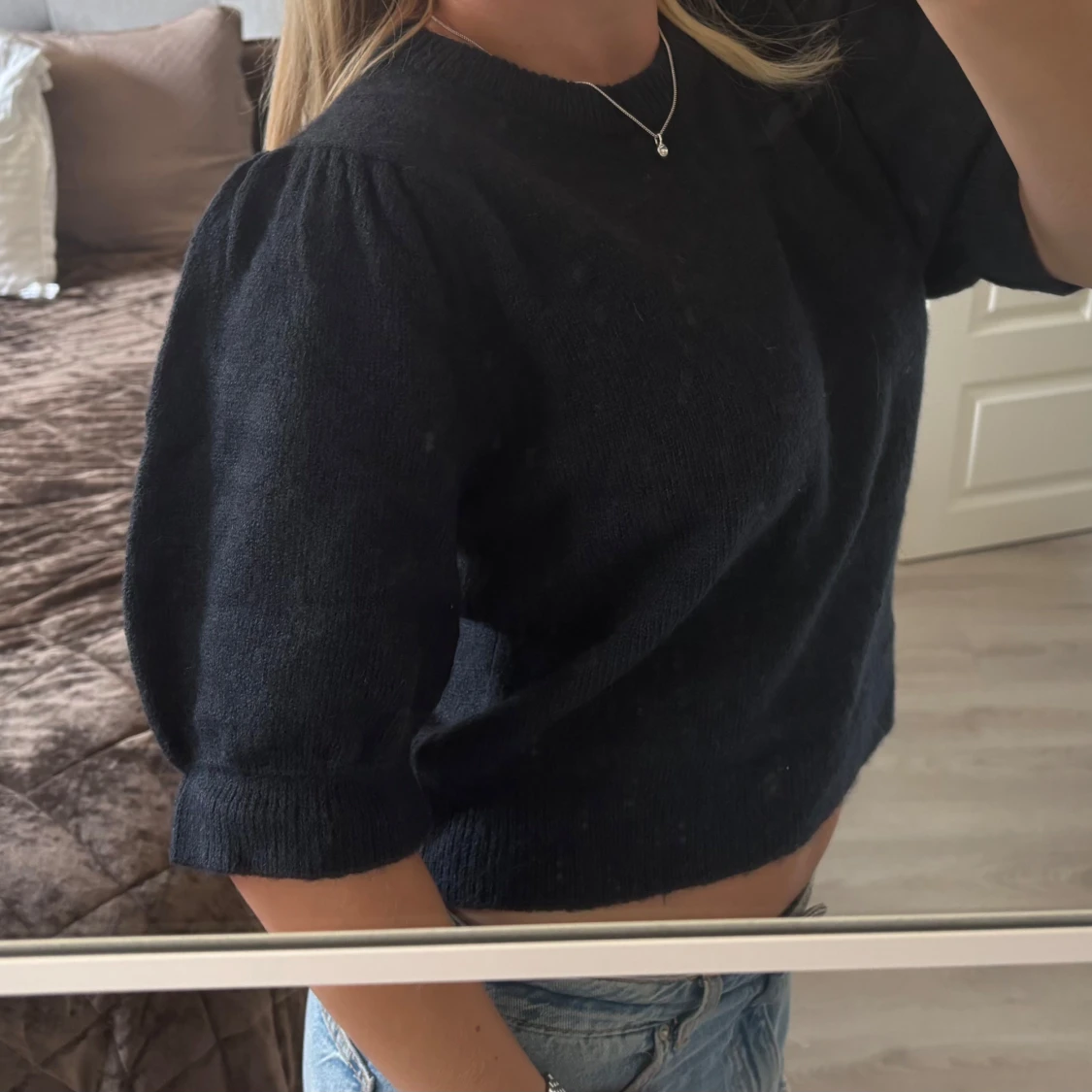 Mörkblå stickad tröja - 1
