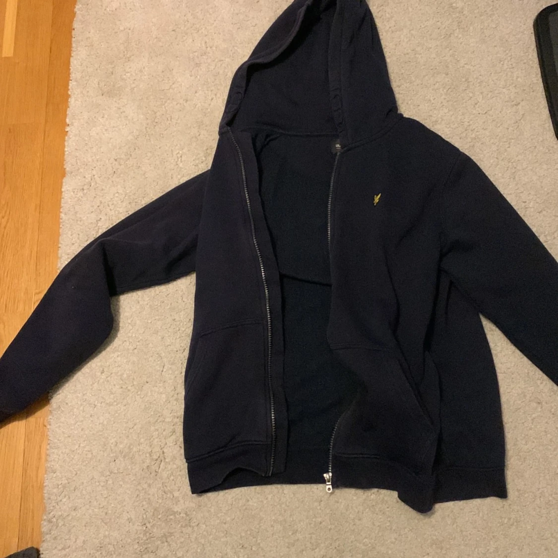 Mörkblå hoodie från Lyle & Scott - 90